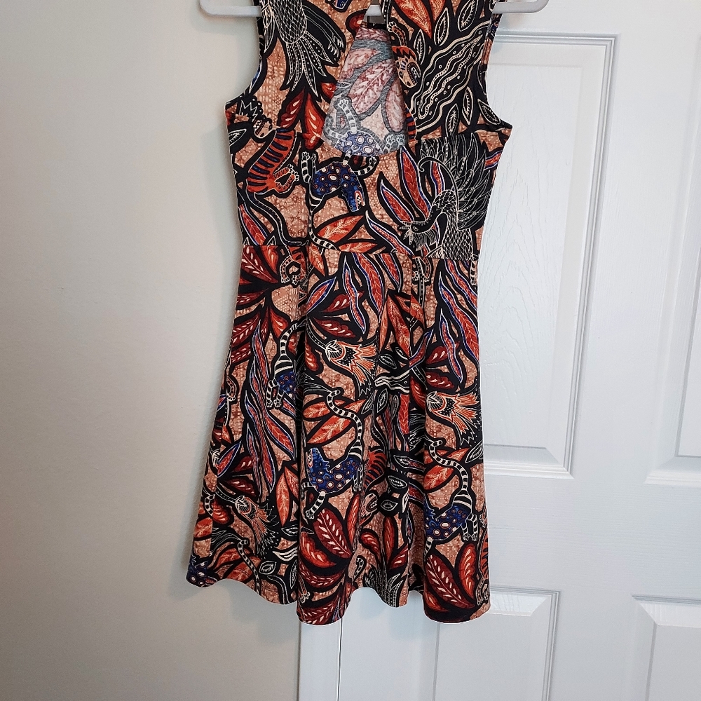 Dress - Picture 2 of 3